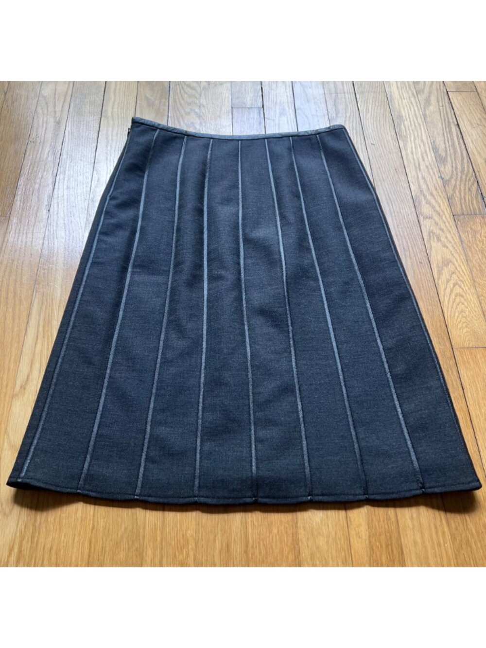 Vintage Armani Collezioni Size 8 Black Gray Wool Leather A-Line Skirt - Picture 11 of 13